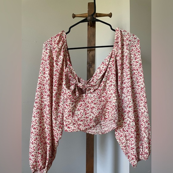 Floral top - Picture 2 of 2